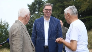 Vučić organizuje desničare